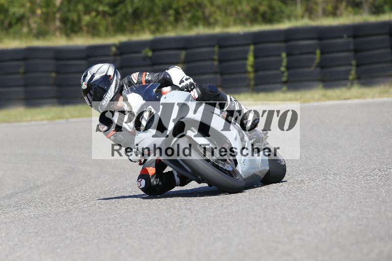 /Archiv-2025/48 25.08.2025 Cornu Master School ADR/rot-rouge/12